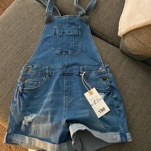 Overall shorts